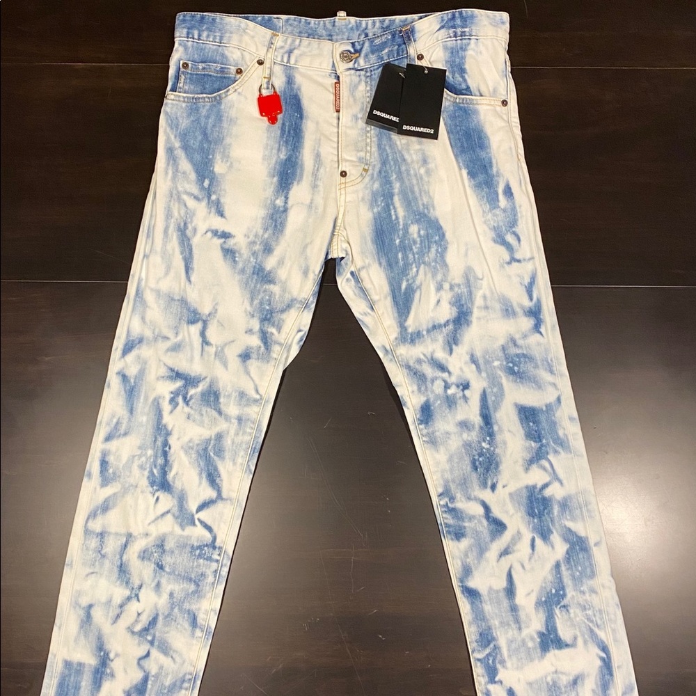 $675 Men’s Auth DSquared2 cool guy jeans